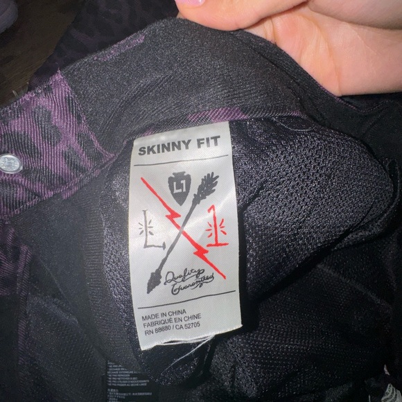 dark purple flared leopard print snow pants
never been worn - Picture 6 of 8